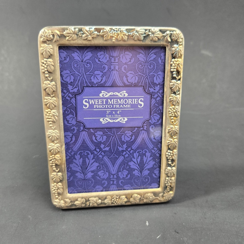 Ashton & Hayes Silver Plated 3x4 Photo Frame Grape Vine Embossed Vintage 241003